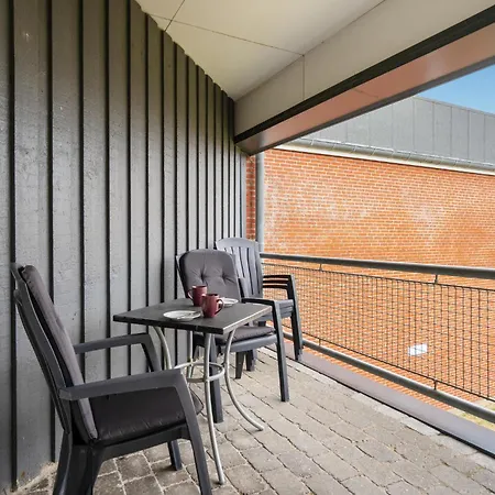 Bad, Lejl, 112 *